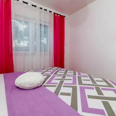 In 5468 Apartment